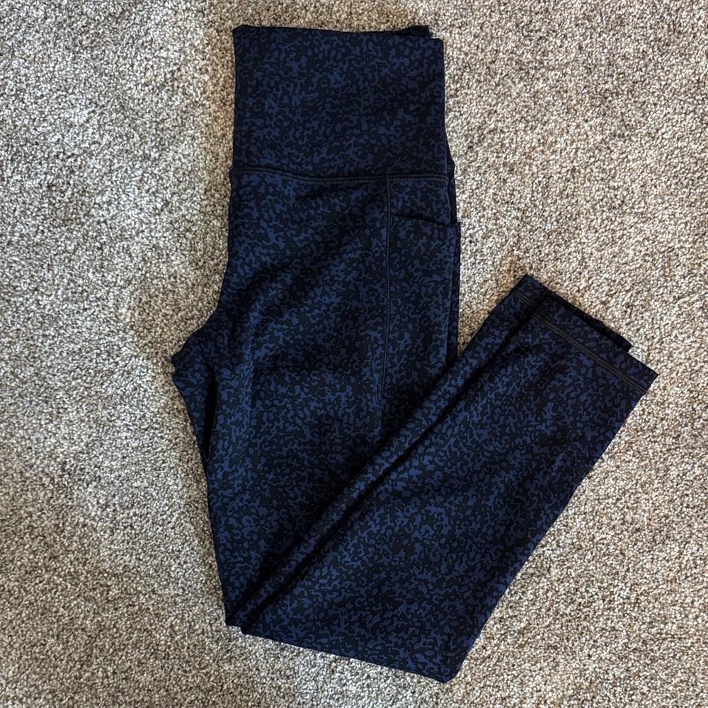 Athleta Navy Black Patterned High-Rise Salutation Stash tight